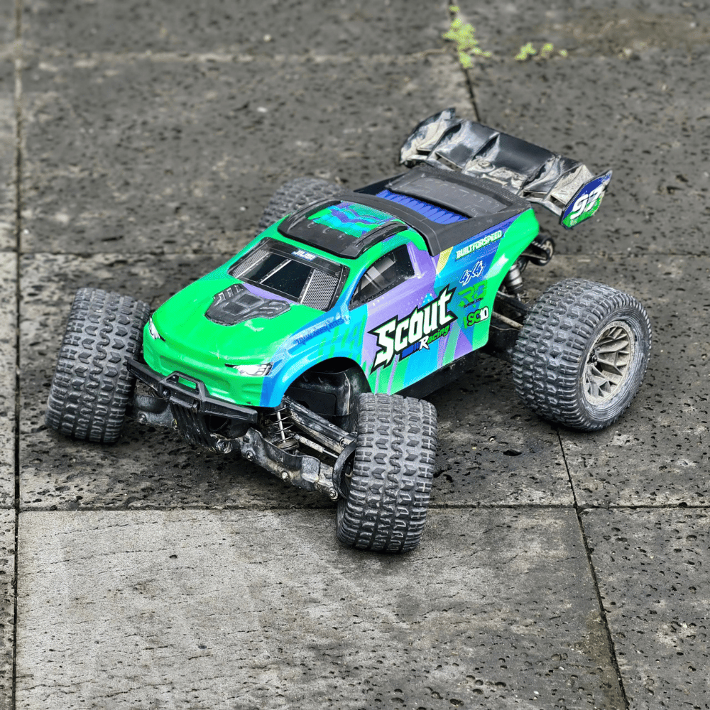✨JIUSI SC10 スタンダード 1/10 RCモンスタートラック - 新シリーズ登場 - 約80km/h超 ブラシレス 4WD 防水仕様 3Sバッテリー付き